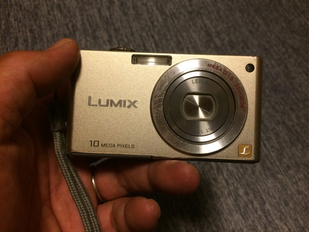 LUMIX DMC-FX35 正面