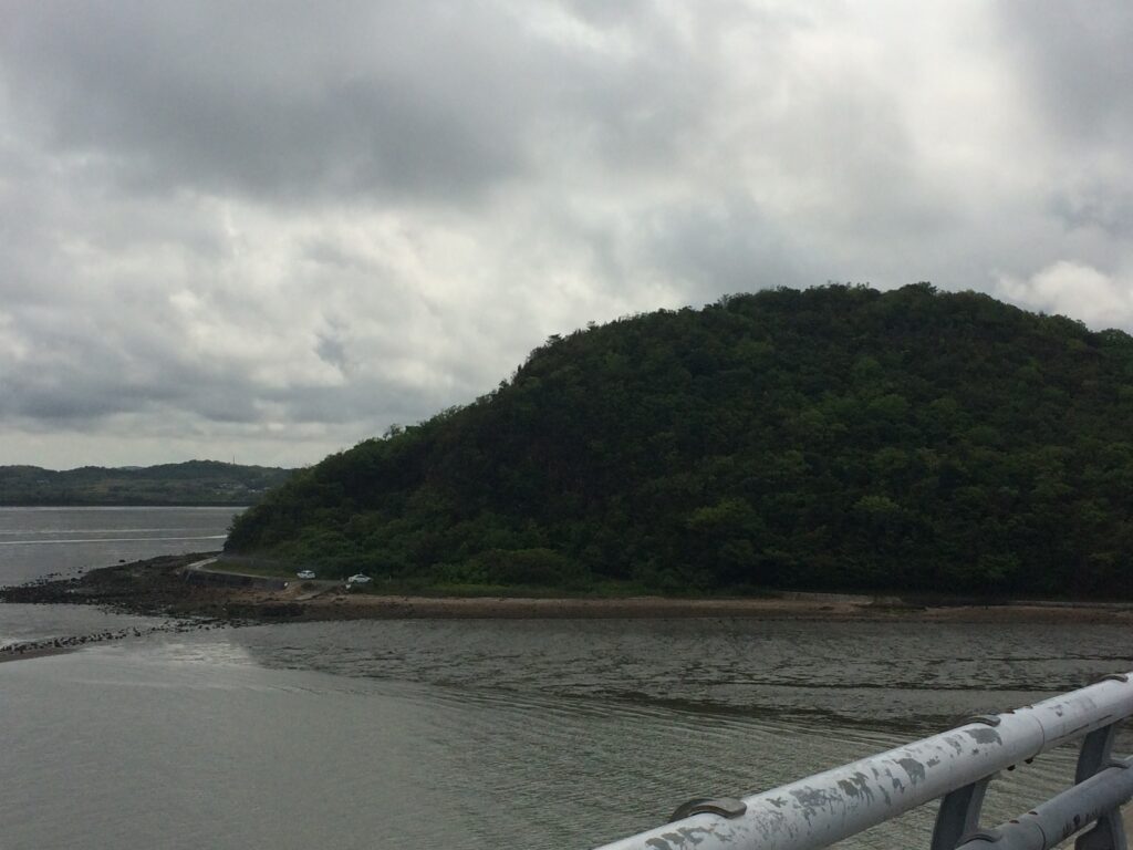 周防大橋から見た藤尾山