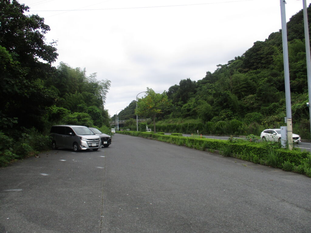 188号線沿いの東豊井登山口駐車場