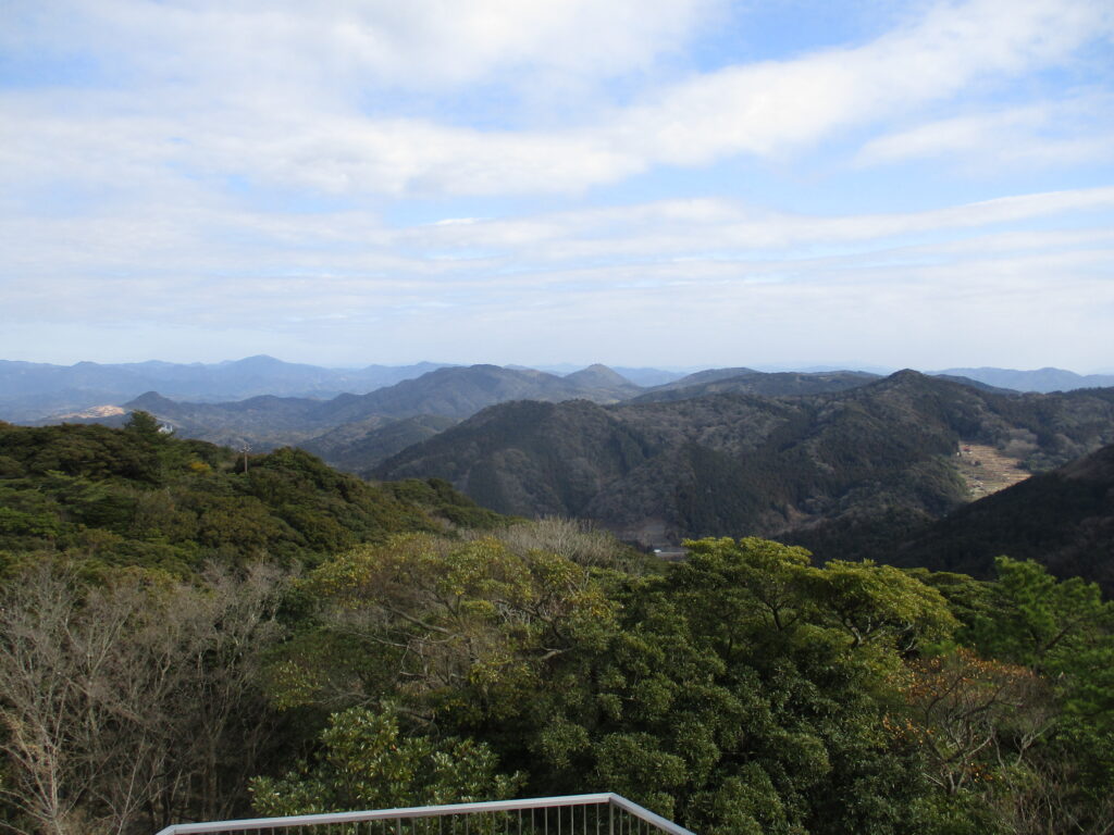 展望台からの景色 荒滝山