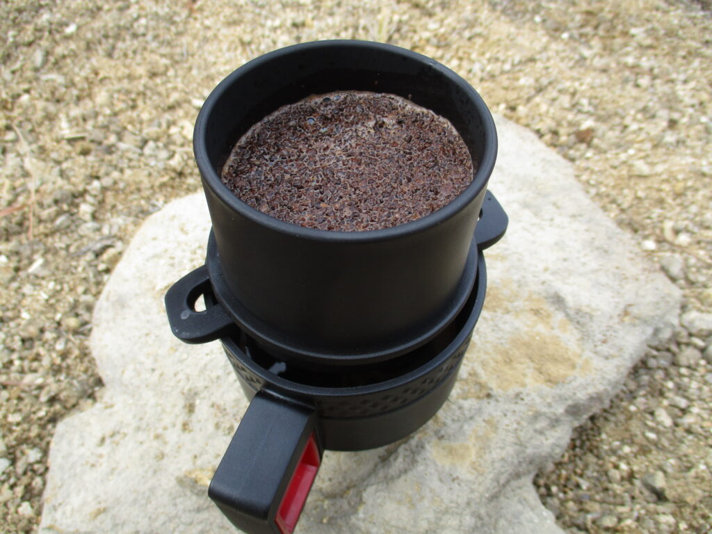 ダイソーのアウトドアコーヒーメーカーカップセットでコーヒーを淹れてみる