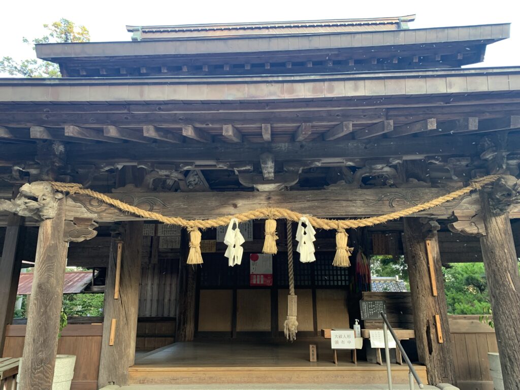 朝田神社さんの拝殿