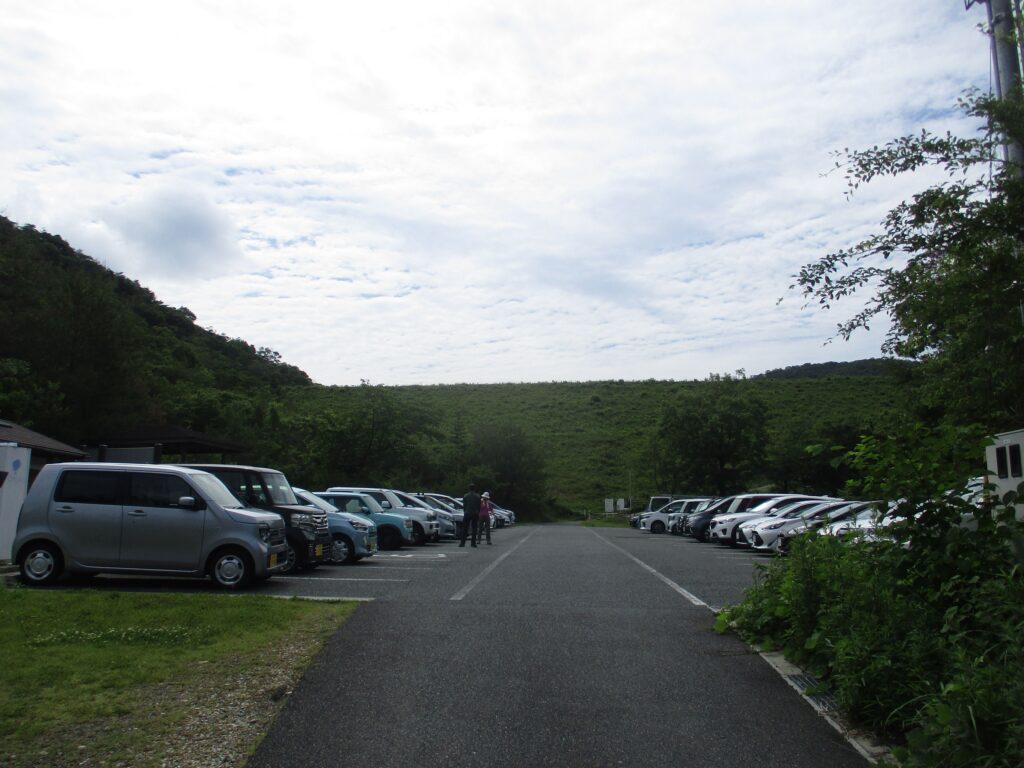 三草山登山専用駐車場