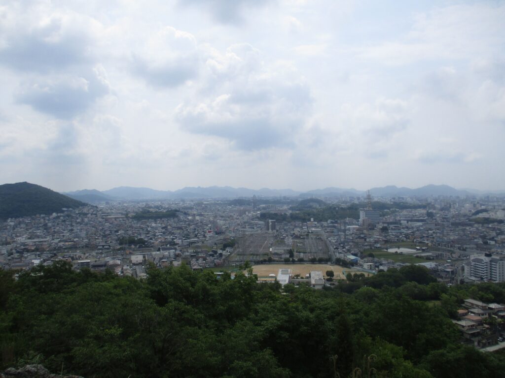 蛤山から姫路駅方向