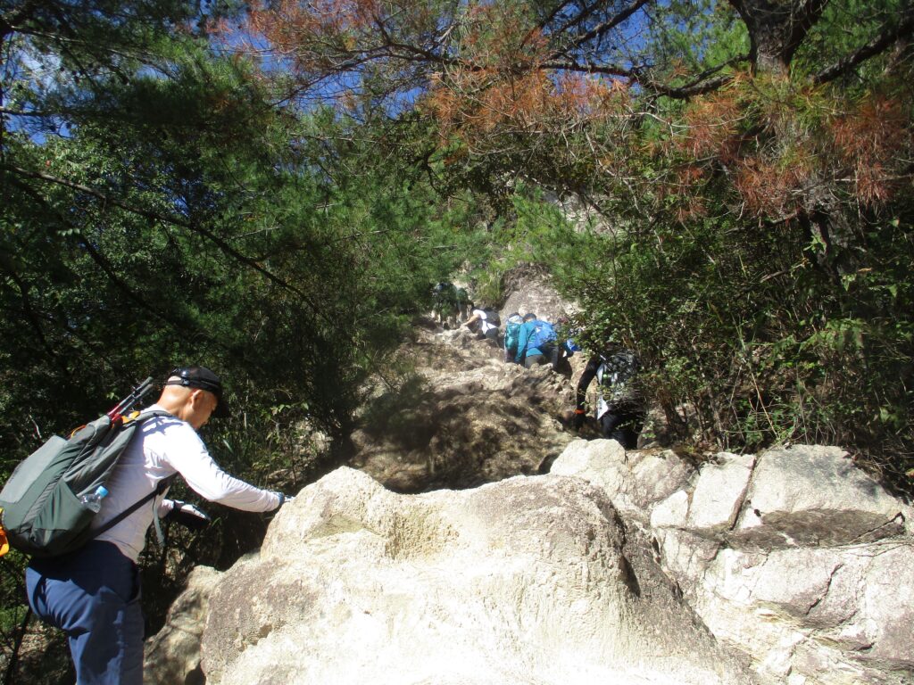 岩登りは渋滞中