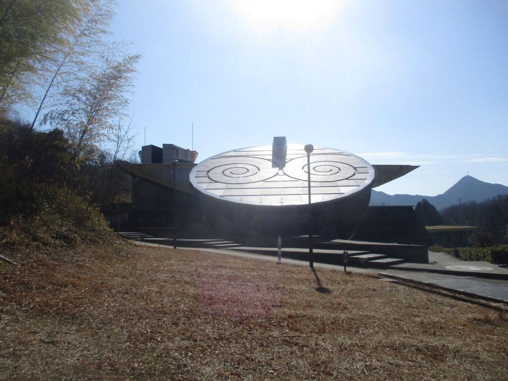 日本へそ公園にあるにしわき経緯度地球科学館「テラ・ドーム」